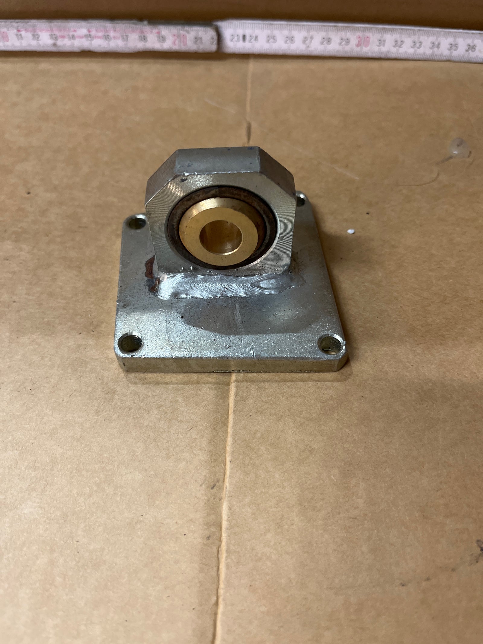 BOS1940 - Bund med med øje (til aktuator på ATV wagon) - lower mount assembly