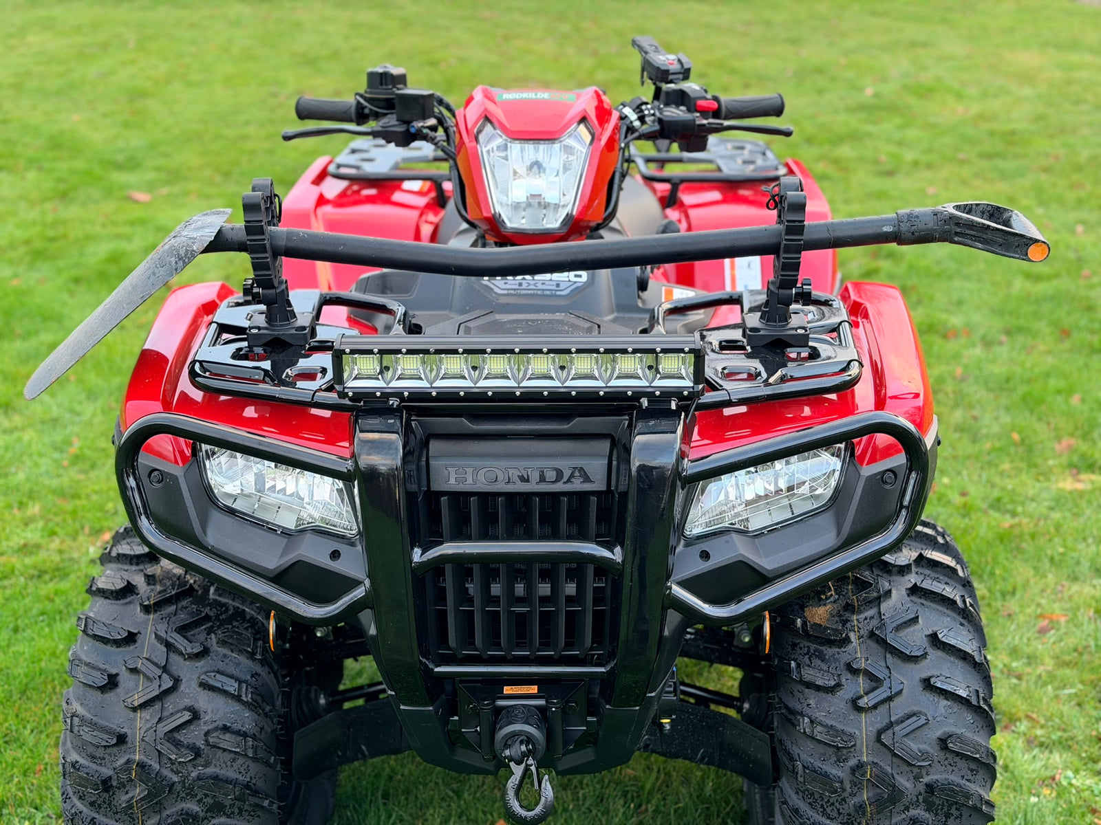 Gevær- og redskabsholder til ATV