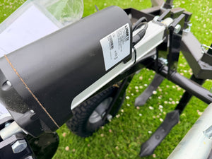 Elektrisk aktuator til løft på Kunz Till-Ease 760 harve
