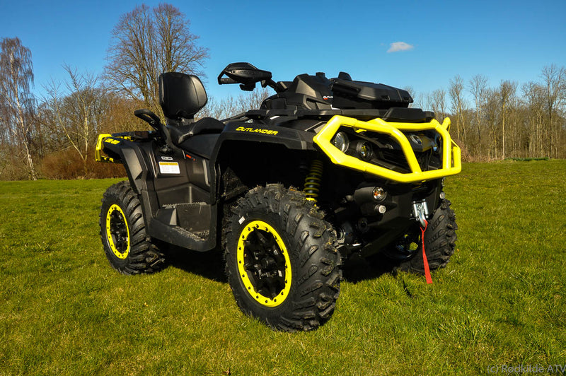 Can-Am Outlander MAX 1000 XT-P 82hk Black - Sunburst Yellow (5JKC)