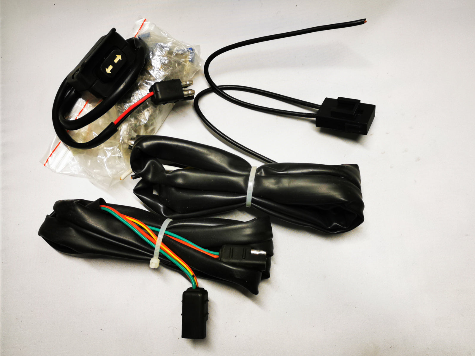 BOS1836-13 - Bosski Vippekontakt til ATV Wagon inkl ledning på ATV side (NB: kun til vogne fra EFTER 2013 og før 1.8.2016)