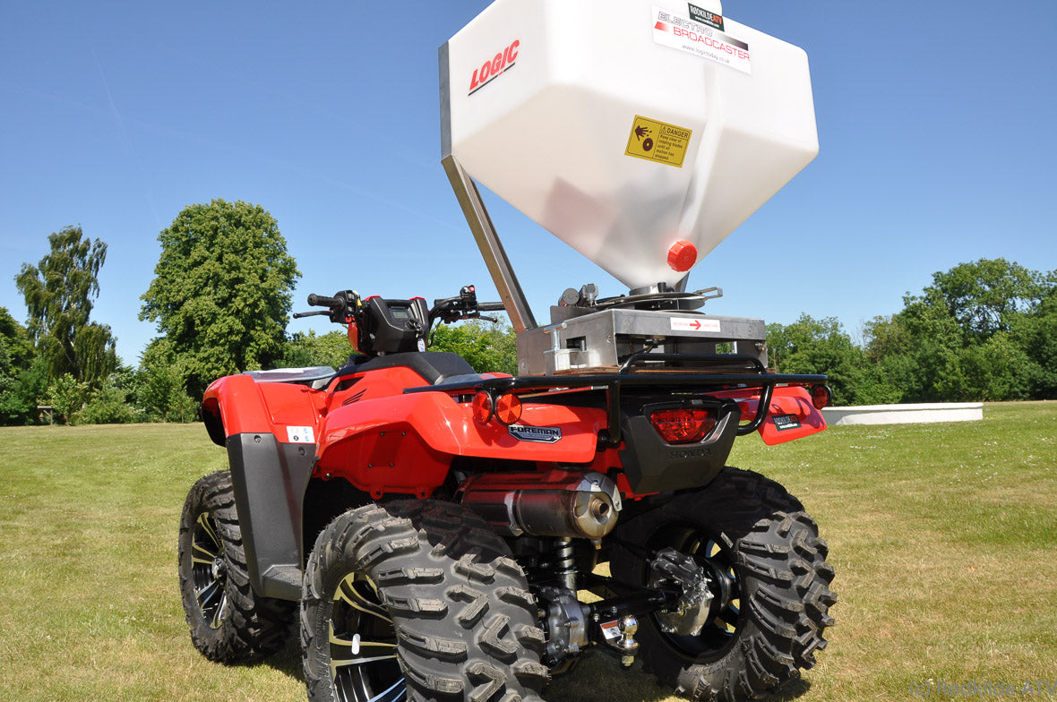 Logic Vildtfoderspreder 130l med elektrisk spjæld